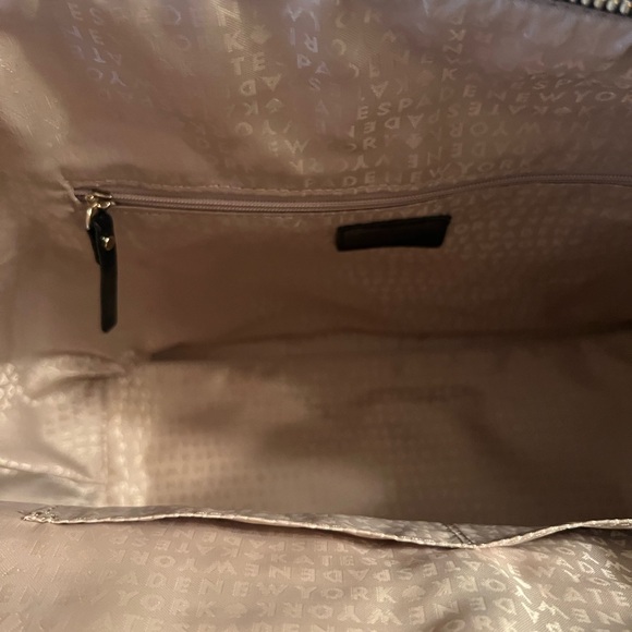 NWT. Kate Spade Large Patent Leather Tote Bag. - Picture 5 of 6